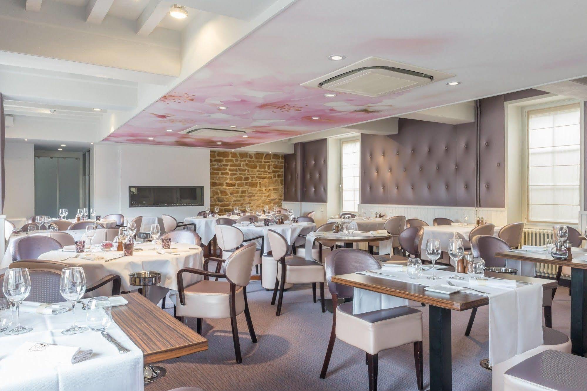 Logis Hotel Les Platanes Reyssouze 외부 사진