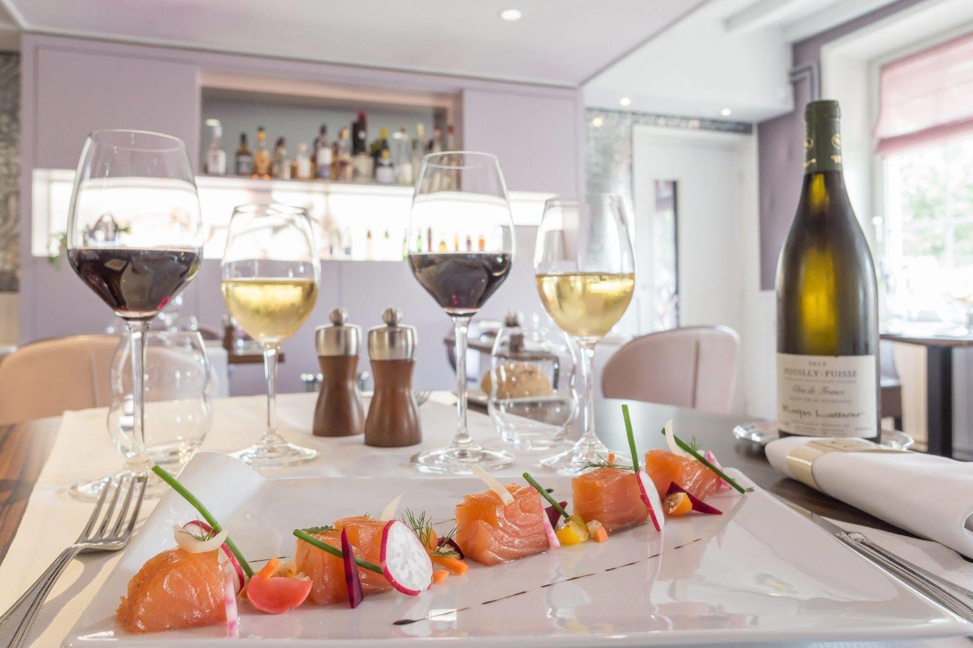 Logis Hotel Les Platanes Reyssouze 외부 사진
