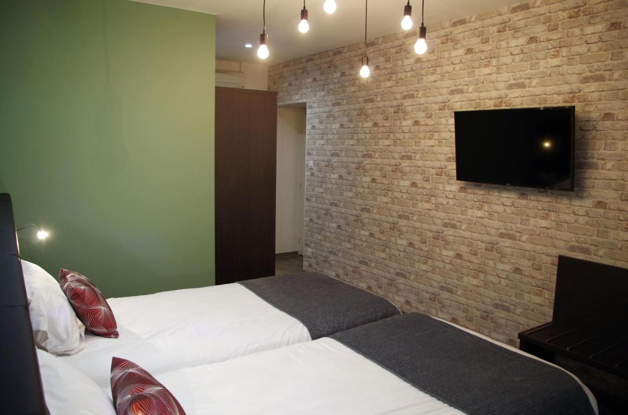 Logis Hotel Les Platanes Reyssouze 외부 사진