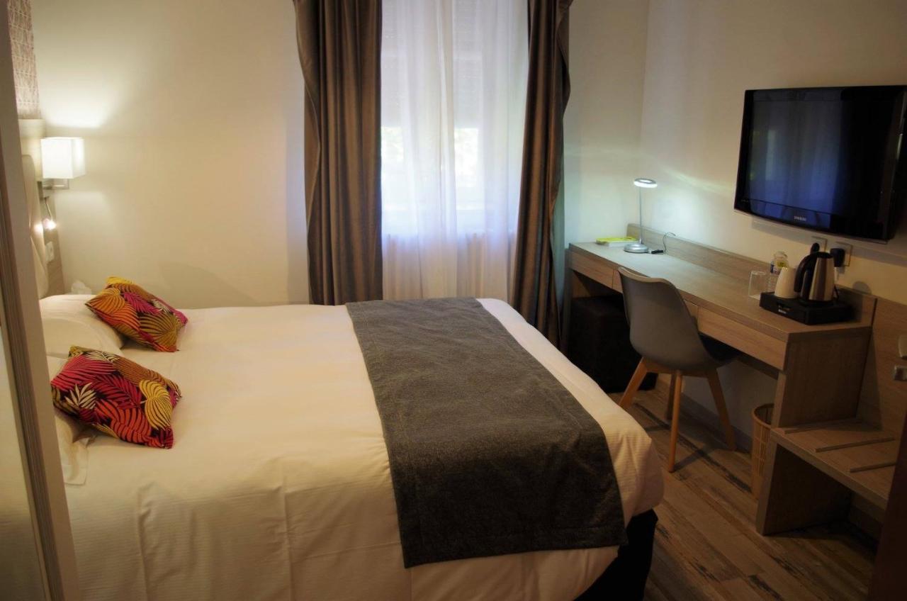 Logis Hotel Les Platanes Reyssouze 외부 사진