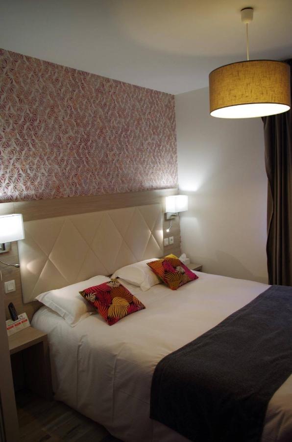 Logis Hotel Les Platanes Reyssouze 외부 사진